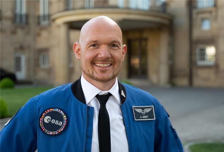 „Astro-Alex“ darf sich nun auch Professor nennen Alexander Gerst sieht die Auszeichnung als Ansporn, Wissenschaft weiterhin verständlich zu kommunizieren.
