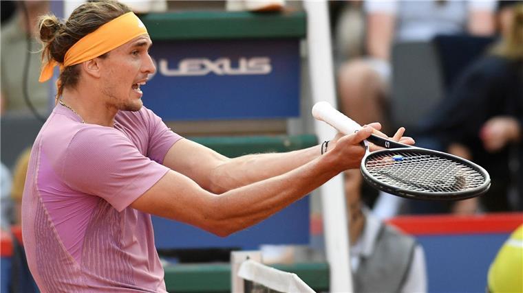 Geärgert, gekämpft, gewonnen: Zverev im Viertelfinale Alexander Zverev beschwerte sich mehrfach über Schiedsrichterentscheidungen.