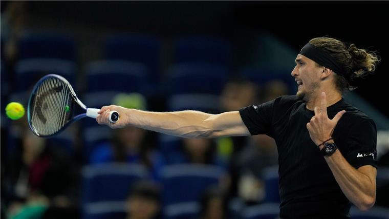 Mit Schmerzen: Zverev erreicht mühevoll das Viertelfinale Alexander Zverev hatte in seinem Achtelfinale in Peking erhebliche Probleme.