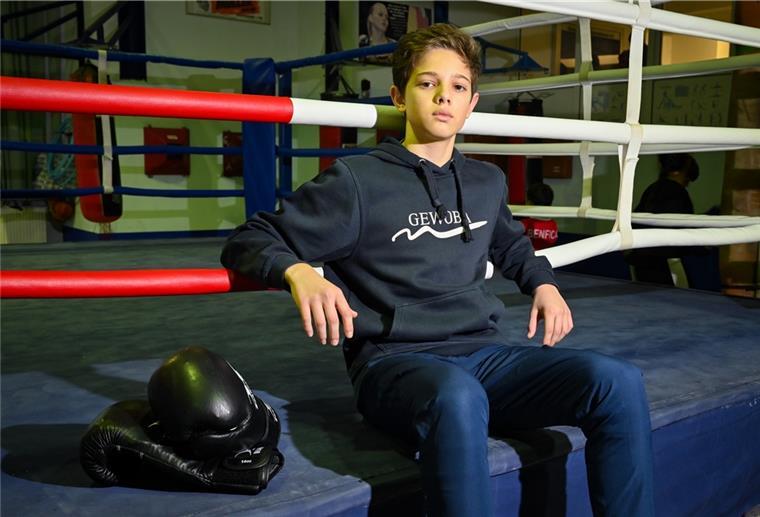 Box-Talent Alexandru Negel trainiert fleißig für Meisterschaft Alexandru Negel ist eines der hoffnungsvollen Talente des Weser-Boxrings Bremerhaven (WBR).
