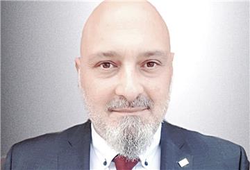 Alexis Papathanassis ist Professor an der Hochschule in Bremerhaven. Er hält nichts davon, dass die Kreuzfahrtschiffe wieder fahren.
