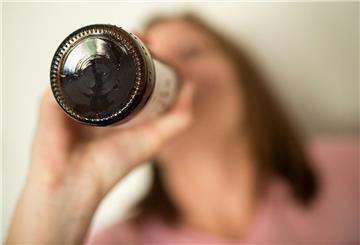 Alkohol-Mythen im Faktencheck: Studien enthüllen die Wahrheit über bekannte Irrtümer rund um Gesundheit, Schlaf und Konsumgewohnheiten. (Symbolbild)