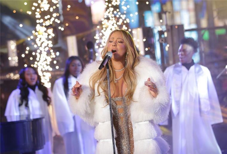 Dutzende Weihnachtssongs in den aktuellen Charts „All I Want For Christmas Is You“ liegt in den Charts wieder vorne.
