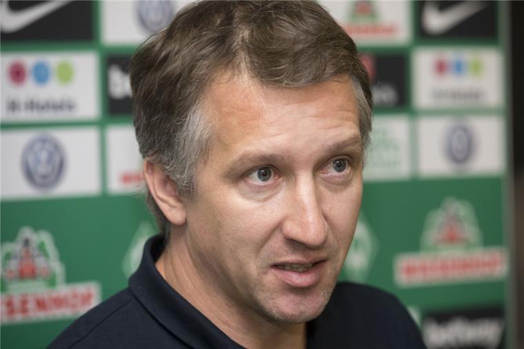 "Alle Spieler haben den Anspruch und sind nicht als Tabellen-10. zufrieden", sagt Frank Baumann, Sportdirektor des SV Werder Bremen.
