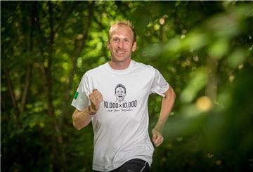 Als 10000-Meter-Europameister und mehrfacher deutscher Titelträger im Langstreckenlauf ist Jan Fitschen berühmt geworden. Er wurde als Schirmherr für den Nordsee-Firmenlauf gewonnen.