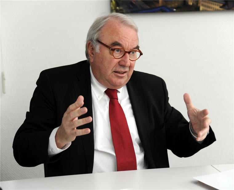 SPD sucht Nachfolger für Bundestagsabgeordneten Uwe Beckmeyer Als Abgeordneter und Parlamentarischer Staatssekretär im Wirtschaftsministerium gehört Uwe Beckmeyer noch bis September 2017 dem Bundestag an. In der Seestadt-SPD wird jetzt nach einem Nachfolger gesucht. Foto Scheschonka