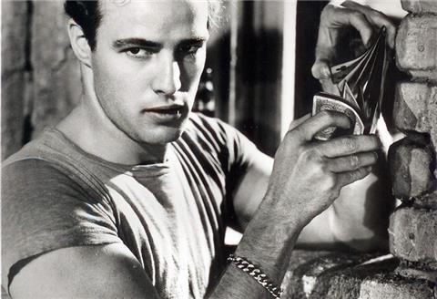 Als Arbeiter Stanley in „Endstation Sehnsucht“ erlebte Marlon Brando 1951 seinen Durchbruch als Kinostar. In André Previns Opernfassung, die in Bremerhaven am 14. März Premiere hat, singt der Bariton und Rekordläufer James Bobby diese Rolle.