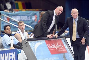 Als Assistenztrainer hat Michael Mai (links) bisher Dan Panaggio zugearbeitet. Nach Panaggios Rücktritt übernimmt der 44-Jährige bei den Eisbären den Posten des Cheftrainers.  
