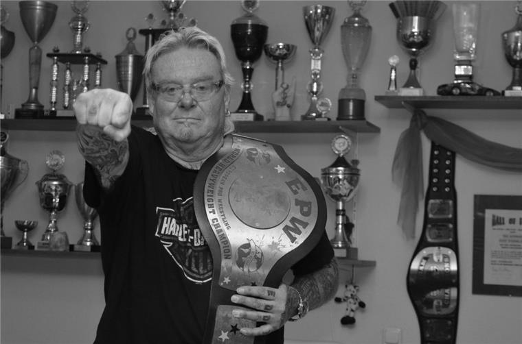 Wilstedter Wrestling-Champion Eddy Steinblock ist tot Als "Big German" wurde Eddy Steinblock zigfach Schwergewichts-Weltmeister im Wrestling. Jetzt ist der Wilstedter völlig überaschend verstorben.