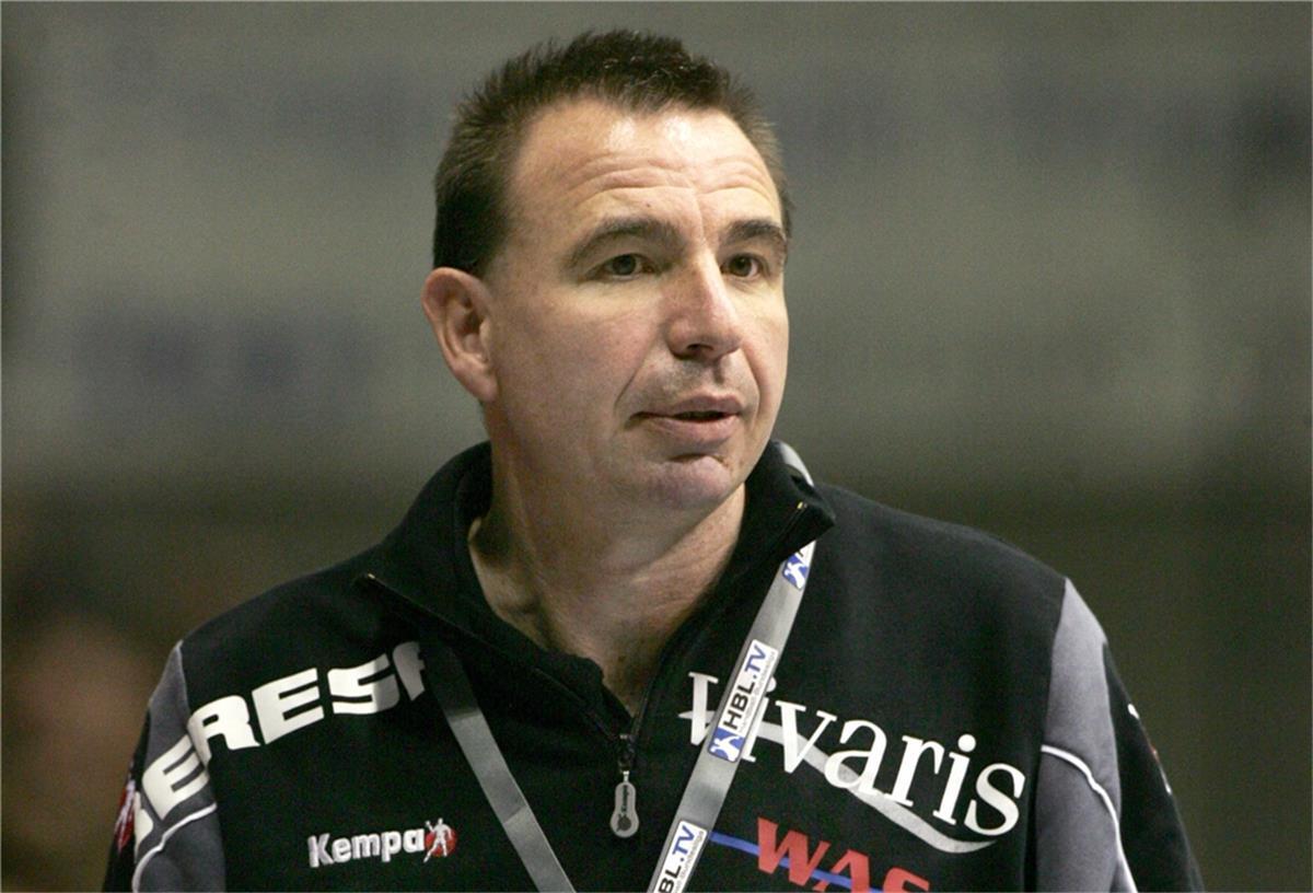 Cuxhaven: Ex-Handballer Jochen Fraatz ist berühmt für den Dreher Als Co-Trainer der HSG Nordhorn holte Jochen Fraatz 2008 noch einen internationalen Titel.