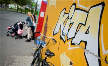 Als drittes Bundesland nach Rheinland-Pfalz und Berlin schafft Niedersachsen ab dem 1. August die Elterngebühren für Kindergärten ab.