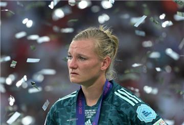 Als Kapitänin sollte Alexandra Popp ihr Team im EM-Finale auf den Rasen führen - und am besten auch zum Sieg. Doch daraus wurde nichts.