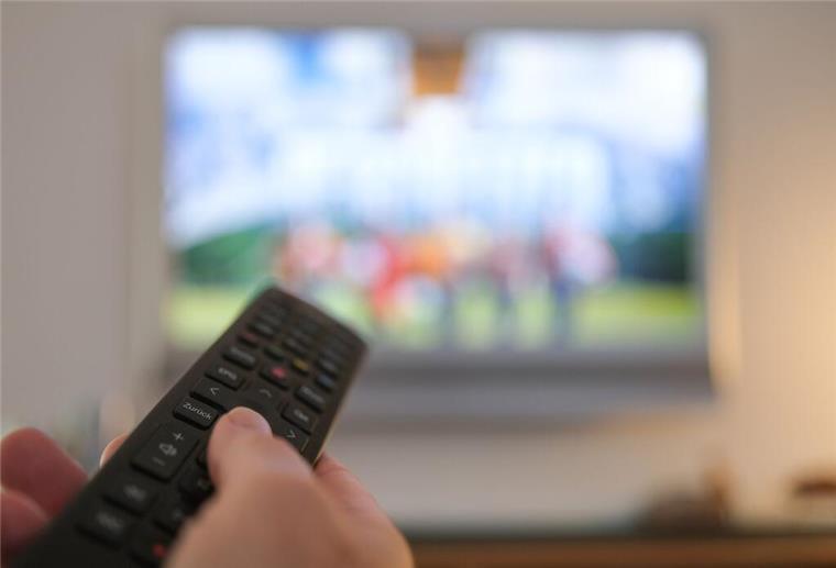 TV-Kosten für Mieter: Bald fällt das „Nebenkostenprivileg“ Am 1. Juli endet das „Nebenkostenprivileg“, bei dem Vermieter die Kosten für TV-Anschlüsse auf die Mieter umlegen konnten.