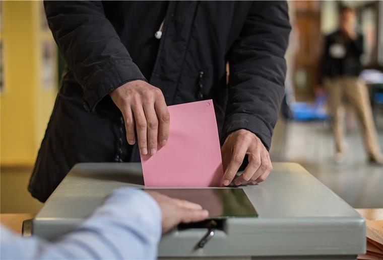 Stadland: Formfehler wird rechtlich geprüft Am 12. September wird in der Gemeinde Stadland auch ein neuer Bürgermeister gewählt. Der Wahlausschuss tagt am 3. August erneut. Dabei geht es um die Zulassung des SPD-Bewerbers.