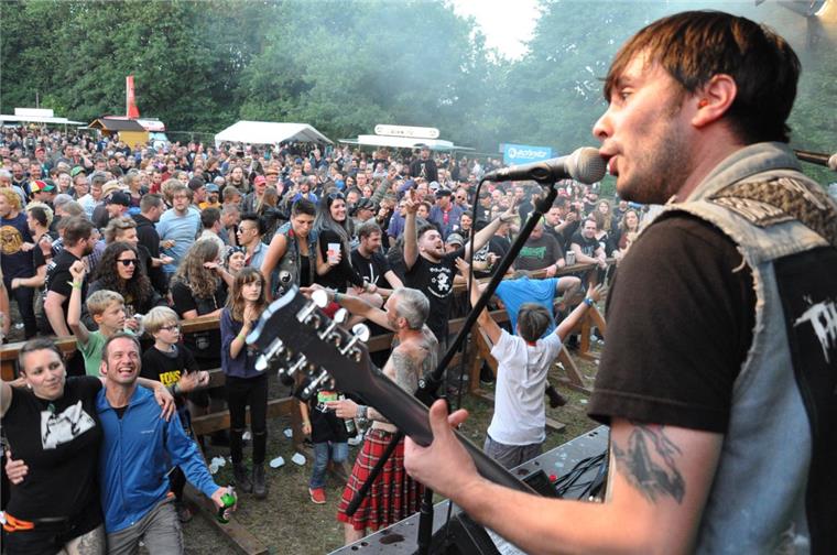 15 Bands treten beim Fonsstock-Festival in Nordenham auf Fonsstock-Festival am 15./16. Juni am Nordenhamer Strand, müssen aber in vielen Bereichen bei Null anfangen.