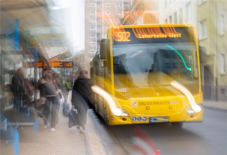 Dienstag fahren keine Busse: Verdi ruft Bremerhaven Bus zum Warnstreik auf Bus