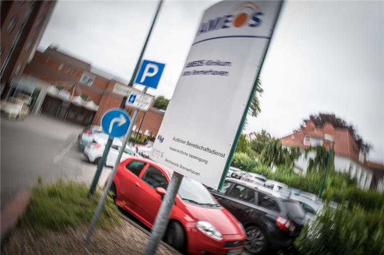 Bremerhaven: Ärztlicher Bereitschaftsdienst nach 23 Uhr nicht erreichbar Am Ameos-Klinikum Mitte gibt es bisher die Bereitschaftspraxis der kassenärztlichen Vereinigung, die bis 23 Uhr geöffnet ist. Die Feuerwehr fordert, solche Praxen auch an den anderen Krankenhäusern zu schaffen und sie durchgehend außerhalb der Sprechzeiten der Hausärzte zu besetzen.