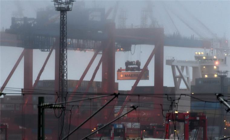 "MSC Zoe": Das Aufräumen hat in Bremerhaven begonnen Am Containerterminal in Bremerhaven hat die Entladung der "MSC Zoe" begonnen.