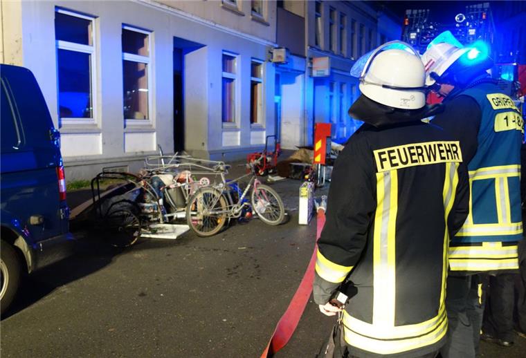 Zusammengefasst! Das war der Dienstag im nord24-Land Am Dienstag haben euch vor allem die Brände in Lehe (hier in der Heinrichstraße) interessiert.