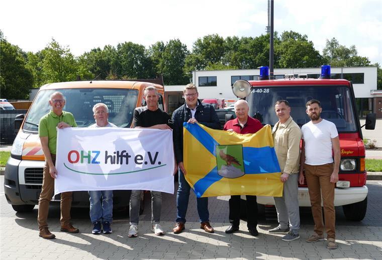 Am Donnerstag ist ein Hilfskonvoi des Vereins „OHZ hilft e. V.“ mit zwei Fahrzeugen aus dem Cuxland in Richtung Ukraine gestartet.