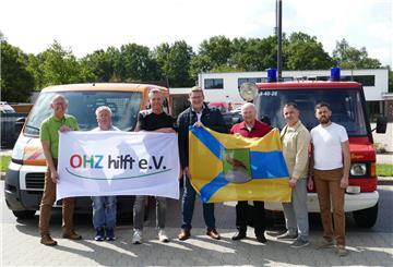 Am Donnerstag ist ein Hilfskonvoi des Vereins „OHZ hilft e. V.“ mit zwei Fahrzeugen aus dem Cuxland in Richtung Ukraine gestartet.