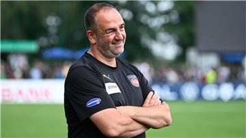 Am Donnerstag treffen der 1. FC Heidenheim und Trainer Frank Schmidt auf Olimpija Ljubljana.