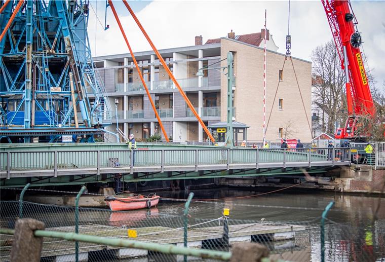 Bremerhaven: Wichtige Info zur Rückkehr der Kanaldrehbrücke Am Donnerstag wird die Kanaldrehbrücke wieder eingesetzt.