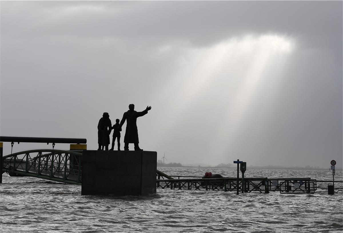 Unwetterwarnung: Überflutungsgefahr in Bremerhaven Am Donnerstagnachmittag kann es zu Überflutungen in Bremerhaven kommen.