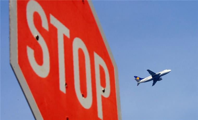Alarm ausgelöst: Betrieb am Flughafen Bremen steht am Vormittag still Am Flughafen in Bremen sind Terminals wegen eines Alarms geschlossen worden.