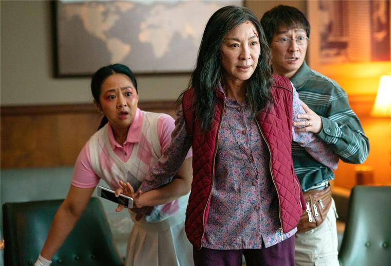 Oscar-Hit „Everything, Everywhere, All at Once“ läuft im TV Am Freitag (12. Juli) läuft der Kinohit „Everything, Everywhere, All at Once“ in der ARD (22.20 Uhr).