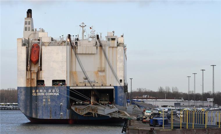 Am Freitag rollten die ersten Fahrzeuge aus dem Unglücks-Schiff "Glovis Corona".