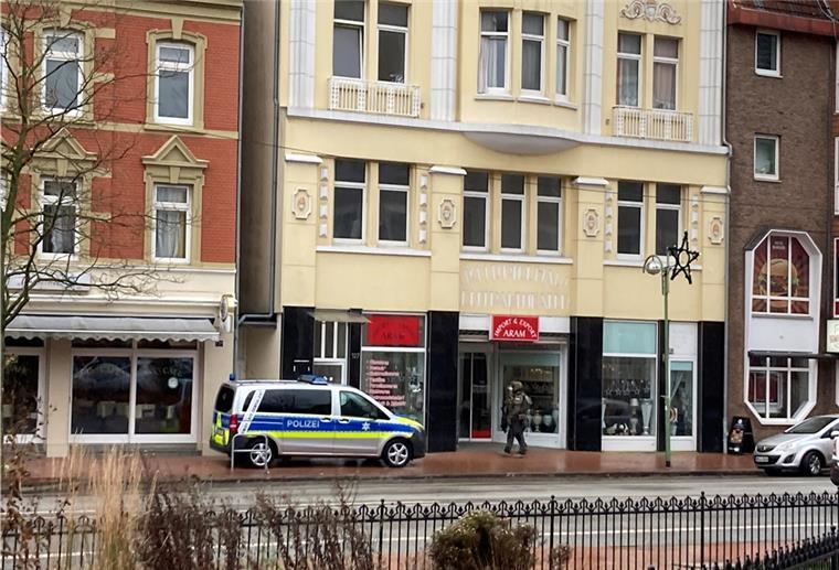 Polizeieinsatz in Lehe: Streit mit Waffe eskaliert Am Freitagnachmittag ist in einer Wohnung ein Streit eskaliert.