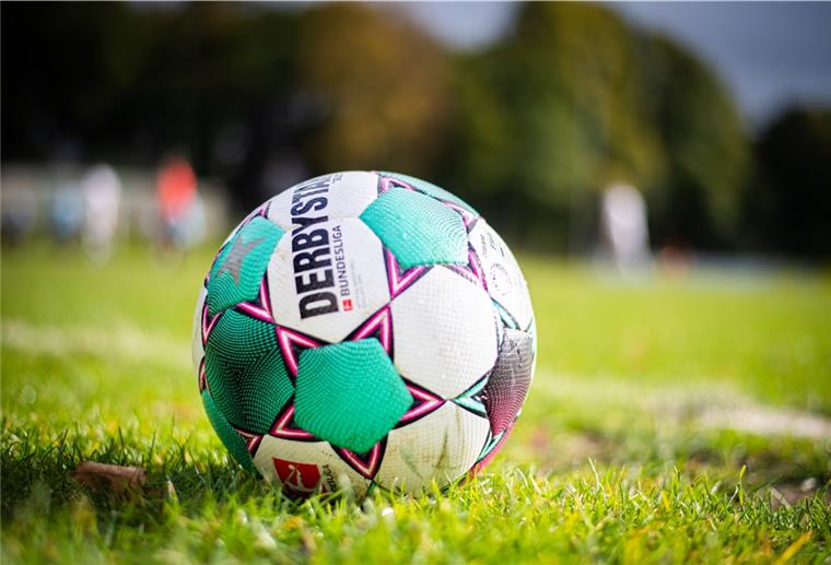Bremer Fußball-Verband setzt Spiele am Wochenende aus Am kommenden Wochenende ruht der Ball. Der Bremer Fußball-Verband reagiert damit auf die steigenden Corona-Zahlen.
