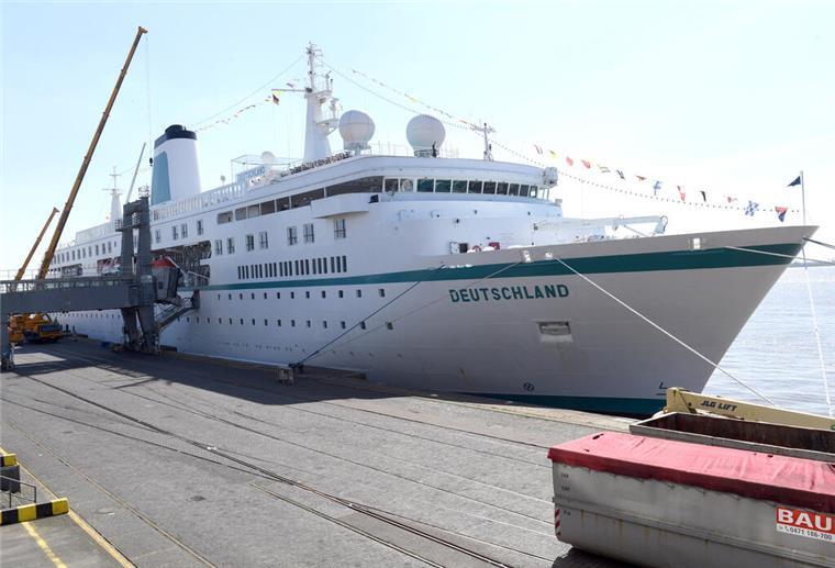 Kreuzfahrtschiff „Deutschland“ legt in Bremerhaven an: Reise nach Spanien startet mit 473 Gästen Am Kreuzfahrtterminal macht am Donnerstag die „Deutschland“ fest.
