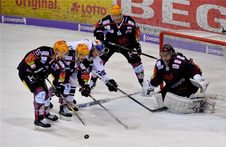 Verlosung: Hier gibt's VIP-Karten für das nächste Spiel der Pinguins Am Mittwoch haben die Fischtown Pinguins den EHC red Bull München zu Gast.