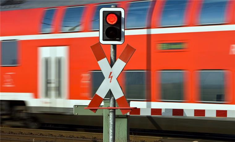 Baustelle war noch nicht fertig: Zugausfälle in Bremerhaven Am Mittwochmorgen kam es auf der Bahnstrecke von Bremerhaven nach Brem,en noch zu Problemen.