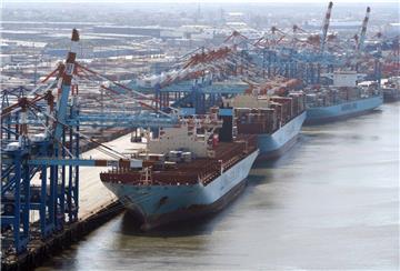 Am NTB-Gate herrscht bereits im Juni 2018 reges Treiben. Jetzt verlagert die Reederei Maersk noch mehr Umschlag an die Stromkaje. 