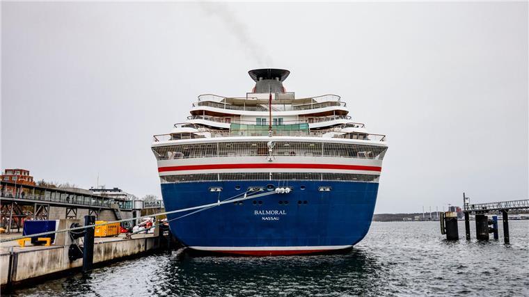 Kreuzfahrtschiffe sollen nachhaltiger werden Am Ostseekai hat die „Balmoral“ angelegt.
