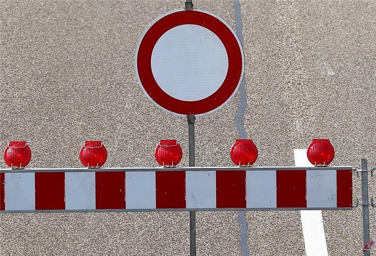 Bremerhaven: Baustellen auf der Columbusstraße - Vollsperrungen Symbolbild Straßensperrung