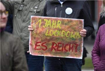 Am Samstag haben rund 200 Menschen in Bremen gegen die Corona-Maßnahmen protestiert. (Symbolbild)