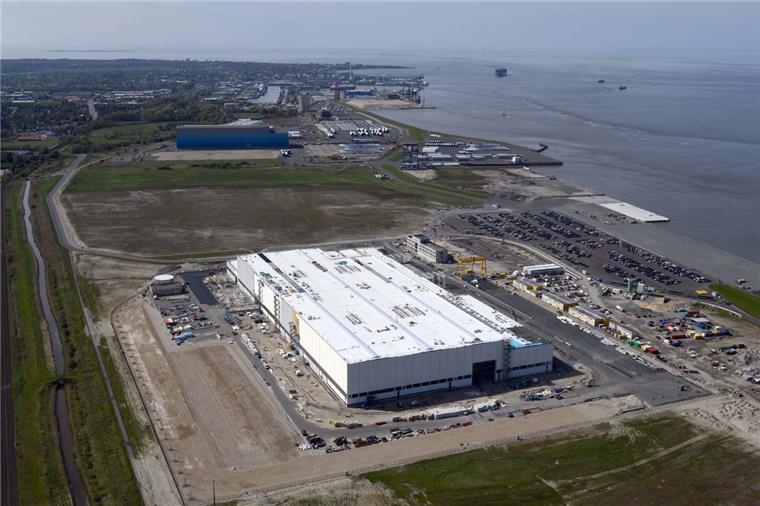 Am Siemens-Standort Cuxhaven werden Maschinenhäuser für den weltgrößten Offshore-Windpark gefertigt.