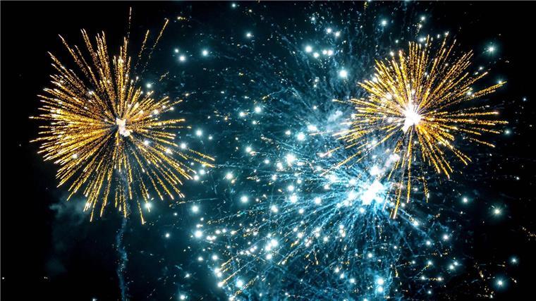 Kracher und Knallfrösche: Das Fernsehprogramm zu Silvester Am Silvesterabend bietet das Fernsehen vor allem Shows und Klassiker.