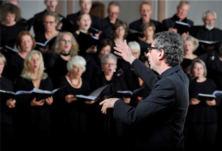 Brahms erklingt wunderbar im Bremer Dom Chor und Dirigent