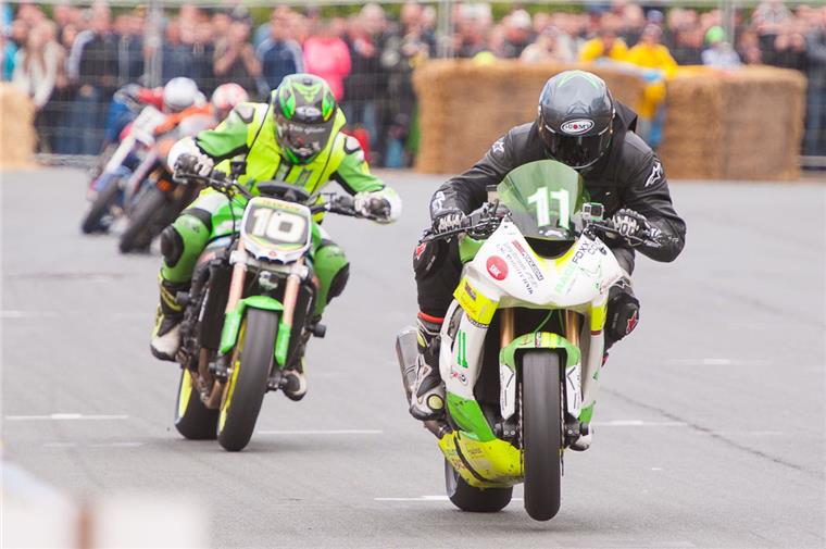59. Fischereihafen-Rennen: Pfingsten dröhnen die Motoren Am Sonntag ist Training, am Montag stehen die Rennen beim 59. Fischereihafen_Rennen auf dem Programm.
