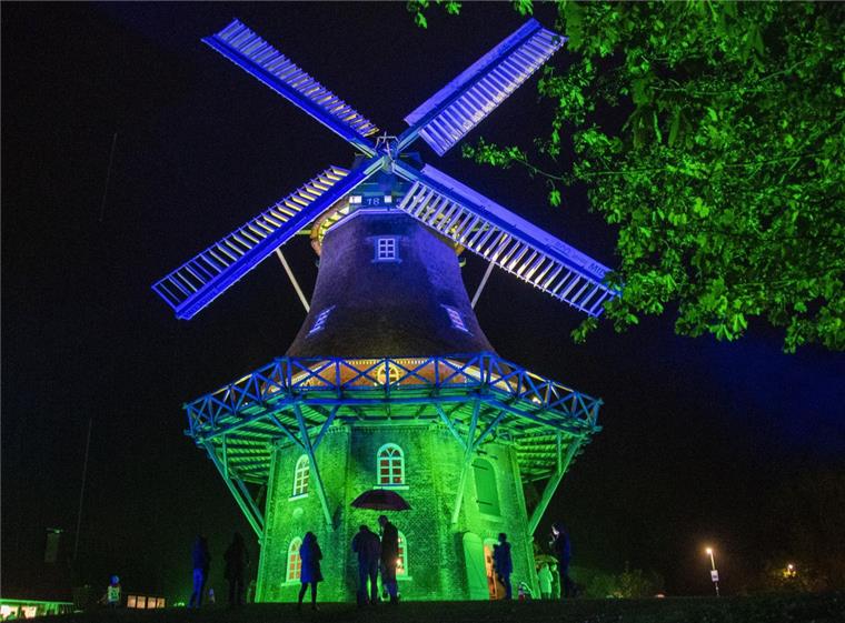 Wurster Lichtwoche: Organisatoren blicken in die Zukunft Am vorletzten Tag wurde die Midlumer Mühle illuminiert.