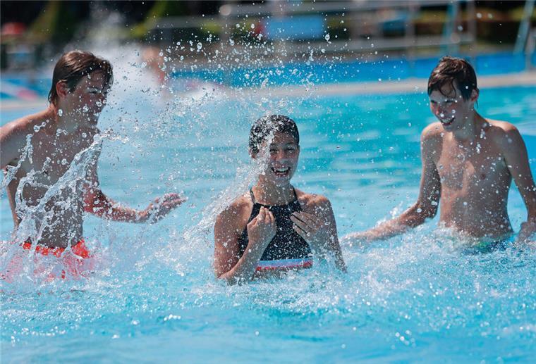 Sonne und teils über 30 Grad am Wochenende Am Wochenende sind Temperaturen von über 30 Grad angekündigt.