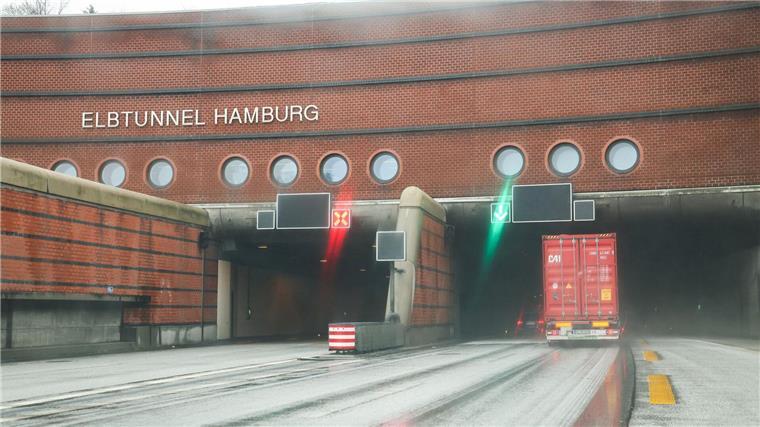 Am Wochenende wird der Elbtunnel für 54 Stunden voll gesperrt. (Archivbild)