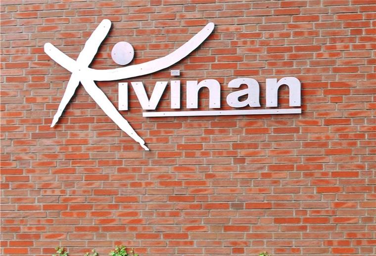 Viele Millionen für die Schulen im Kreis Rotenburg Der Schriftzug Kivinan steht an einer roten Klinkerwand