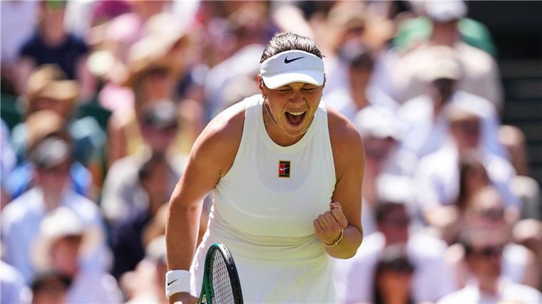 Aus für Topfavoritin: Anisimova fordert Swiatek im Finale Amanda Anisimova bejubelt den Einzug in ihr erstes Grand-Slam-Finale