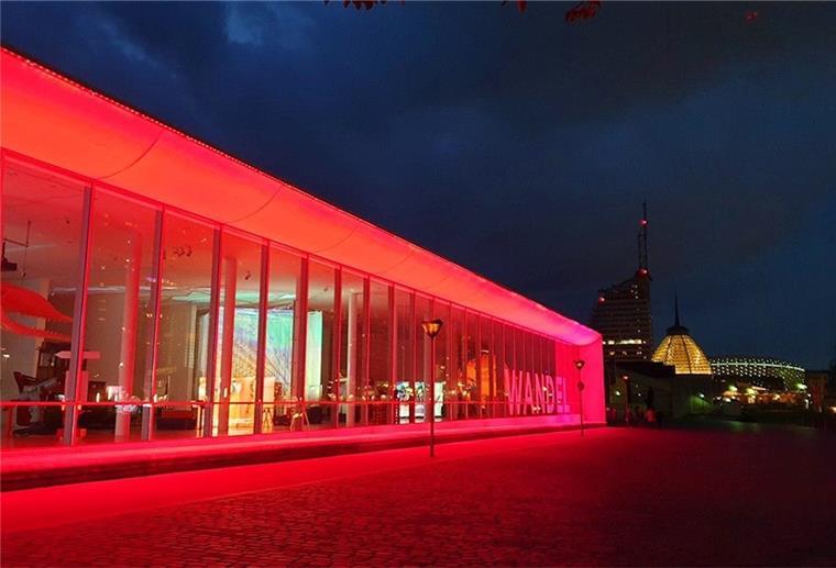 Bremerhaven: Nikolausaktion und Lichtshow am Schifffahrtsmuseum Der Erweiterungsbau des Schifffahrtsmuseums wird an allen Adventssonntagen mit einer Lichtinstallation beleuchtet.